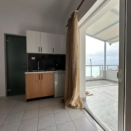 Apartment Harmonia 1 *